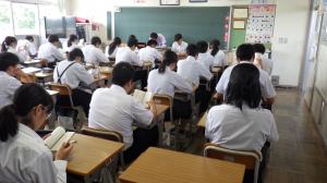 朝読書の様子01